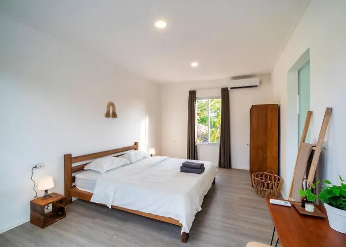 Modern 4bdr With Patio & Private Pool Berawa Villa