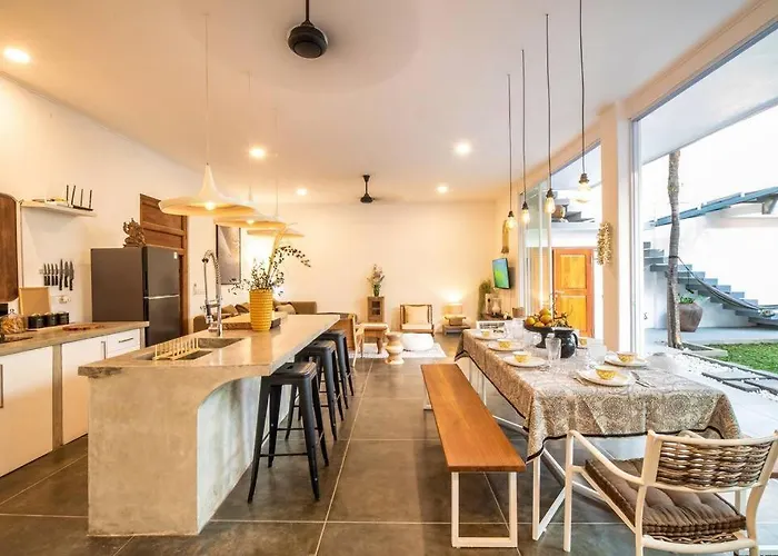 Modern 4bdr With Patio & Private Pool Berawa * Canggu