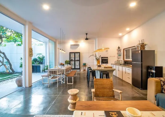 Modern 4bdr With Patio & Private Pool Berawa Villa
