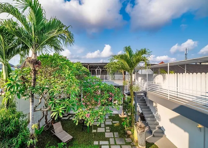 Modern 4bdr With Patio & Private Pool Berawa Villa Canggu